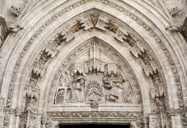 Deuropening van Kathedraal van Sevilla, Spanje — Stockfoto