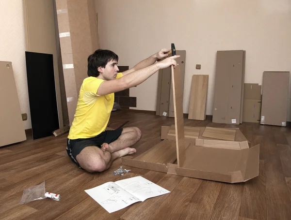 Assembling furniture — Stock Photo, Image