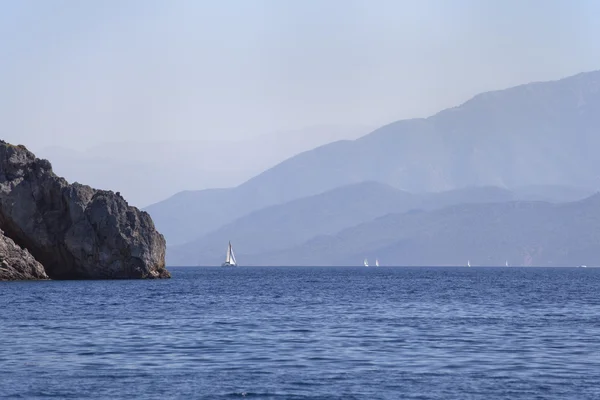 Море и горы в Турции — стоковое фото