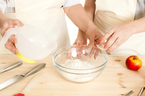 Hands of the grandmother and hand of the granddaughter — Stock Photo, Image