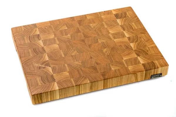 孤立的白色背景上的木制切割板 — 图库照片