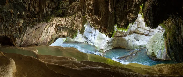 Fuente mineral — Foto de Stock