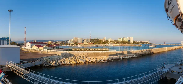 Pier à beira-mar da cidade — Fotografia de Stock