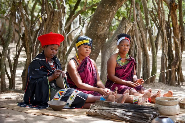 Afrikanska kvinnor — Stockfoto