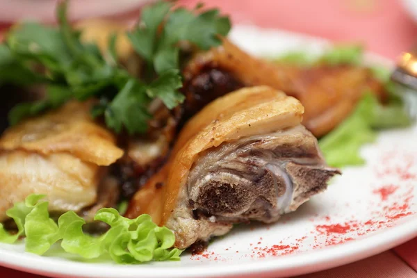 Trozos de cochinillo — Foto de Stock