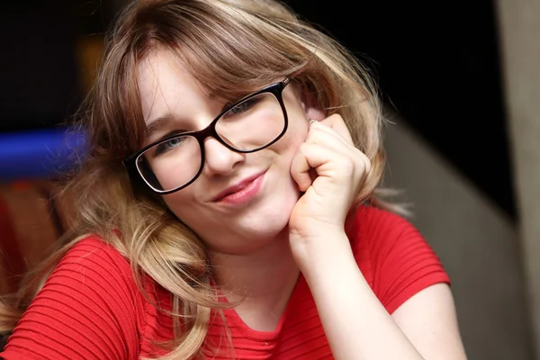 Portrait of a smiling girl — Stock Photo, Image