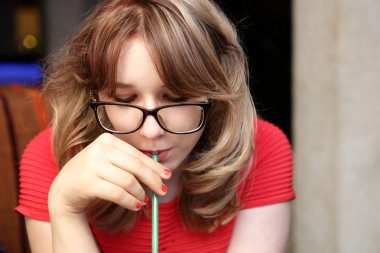 Teen İçme suyu kırmızı