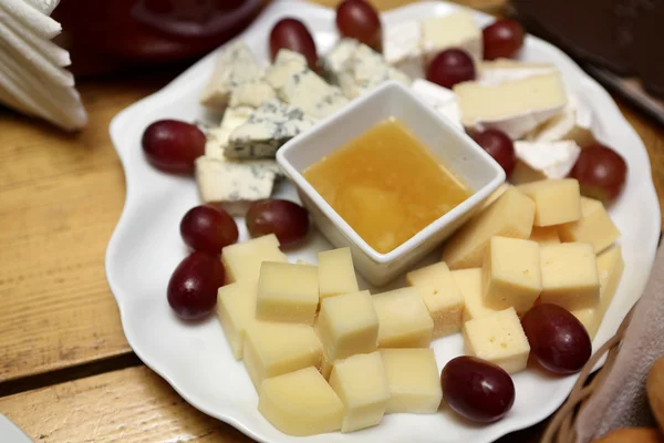 Kousky sýra — Stock fotografie
