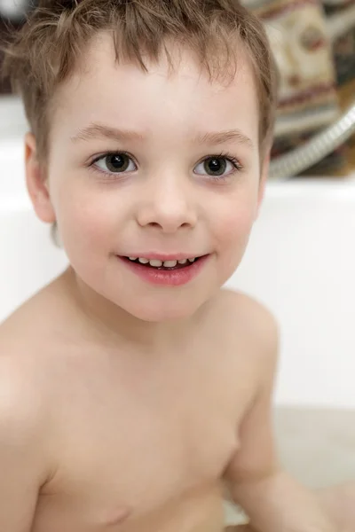 Smiling child in bathroom — Stock Photo, Image