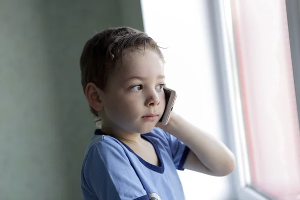 Boy with smartphone — Stock Photo, Image