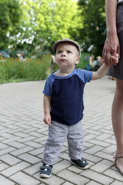 Niño con gorra — Foto de Stock