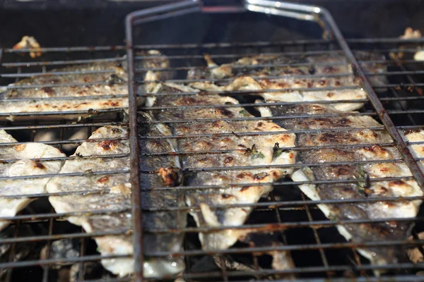 Kochen von Fisch — Stockfoto