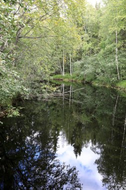 Ruskeala parkındaki göl manzarası, Karelia