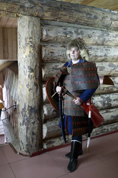 Portrét Turisty Středověkém Brnění Tatarské Kůže — Stock fotografie