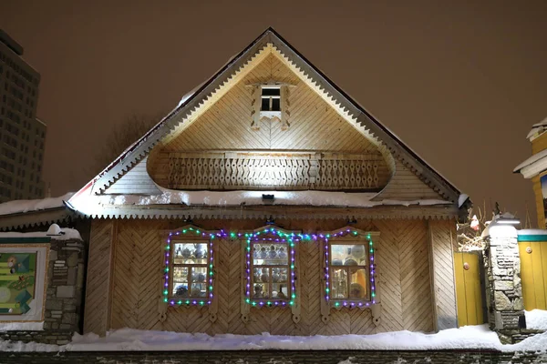 冬夜木屋景观 — 图库照片