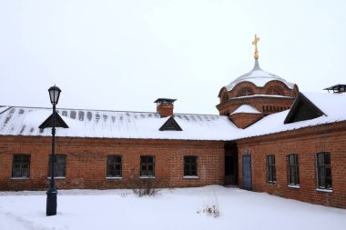Kışın Vaftizci Yahya Manastırı 'nın avlusu, Sviyazhsk