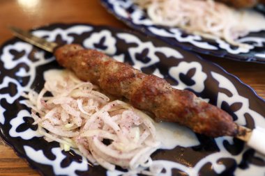 Soğanlı şiş Lula Kebap.