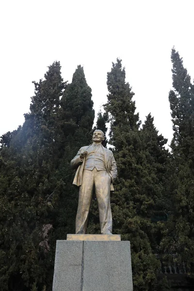 Μνημείο Του Βλαντιμίρ Λένιν Στο Πάρκο Αλούπκα Κριμαία — Φωτογραφία Αρχείου