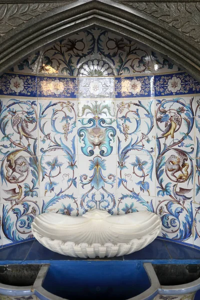 Vue Fontaine Style Oriental Avec Évier Marbre Dans Palais — Photo