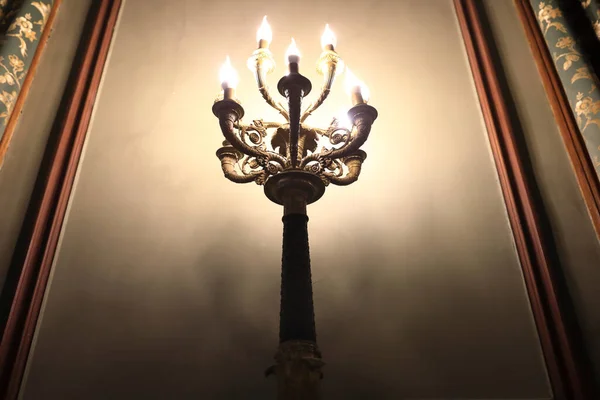 Szczegóły Antycznej Lampy Ścianie Pałacu — Zdjęcie stockowe