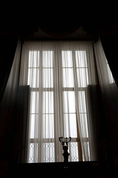 Część Okna Zasłonami Starym Pałacu — Zdjęcie stockowe