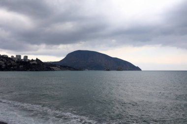 Gurzuf setinden ayı dağı manzarası