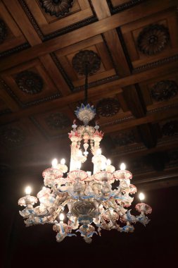 Livadia Sarayı, Kırım 'daki Chandelier' in detayları