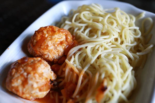 Köttbullar Tomatsås Med Spaghetti Restaurang — Stockfoto