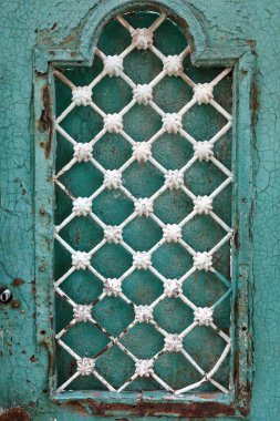 Eski Yevpatoria, Kırım 'da demir kapı kafesi arka plan olarak kullanılıyor