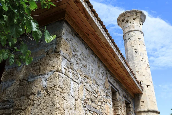 Minarete Velho Mesquita Shukurala Efendi Yevpatoria Crimeia — Fotografia de Stock