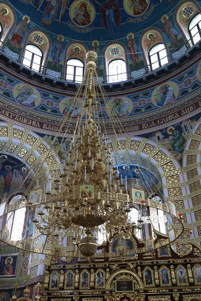 克里米亚叶夫帕托里亚圣尼古拉斯教堂的内部 — 图库照片