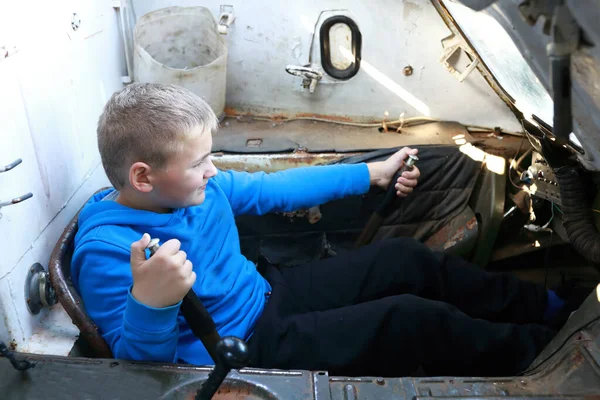Kid Playing Light Generalpurpose Armored Vehicle Russia — Stock Photo, Image
