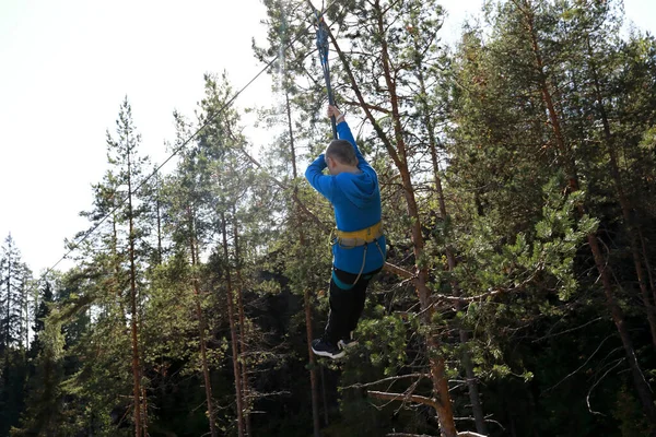 Kid Rolls Zipline Gora Filina Karelia — Stock Photo, Image