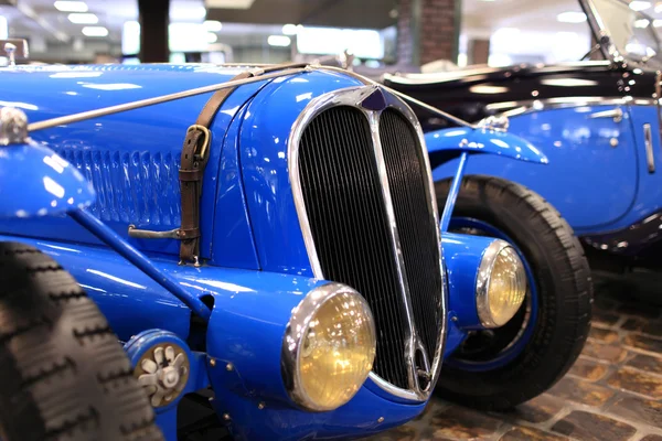 Vintage carro azul — Fotografia de Stock