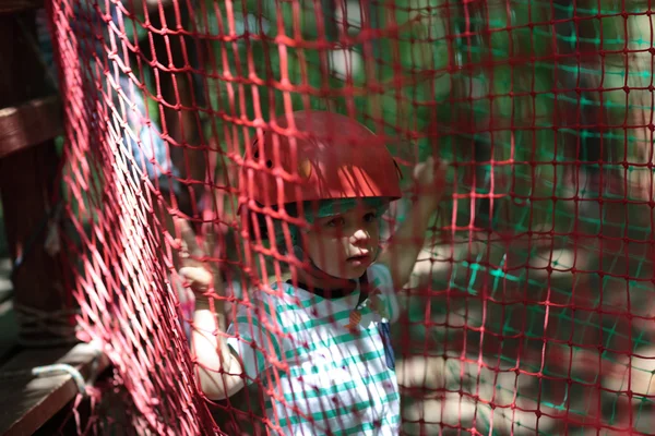 Boy climber — Stock Photo, Image