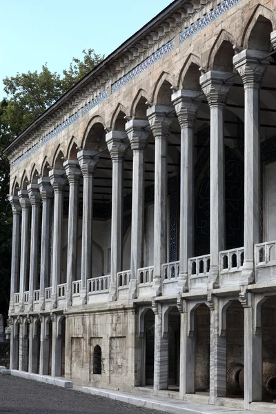 Lato del palazzo arabo — Foto Stock