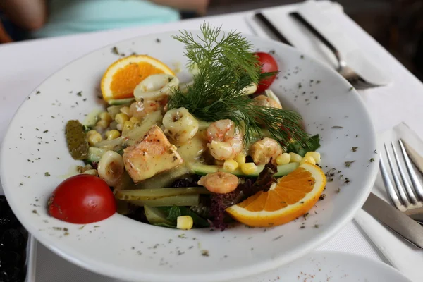 Plate of seafood salad — Stockfoto