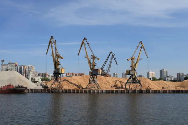 Skyline del puerto de carga — Foto de Stock