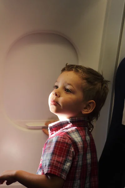 Dítě v letadle — Stock fotografie