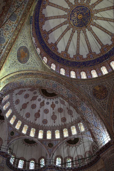 Cúpula principal do fragmento da mesquita Sultan Ahmed — Fotografia de Stock