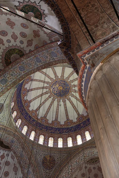 Главный купол мечети Султана Ахмеда — стоковое фото