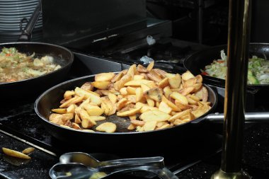 Kızarmış patates dilimleri