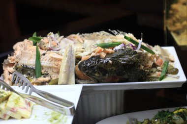 Tepsi Fırında Balık