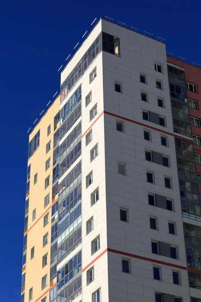 Vista del edificio de apartamentos — Foto de Stock