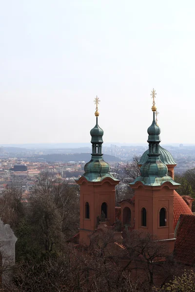 Wieże katedry Świętego Wawrzyńca — Zdjęcie stockowe