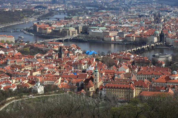 Paisaje de primavera de Praga — Foto de Stock