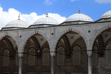 Sigarasız, iç avlu Sultanahmet Camii, kemerli