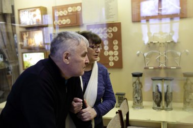 Üst düzey çift de sergi