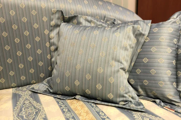 Подушка на кровати Лицензионные Стоковые Фото