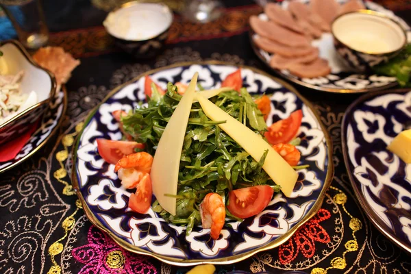 Plaat met caesar salade — Stockfoto